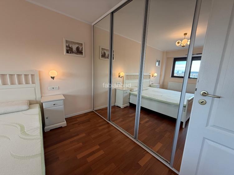 Apartament tip penthouse în piața romană  - 3