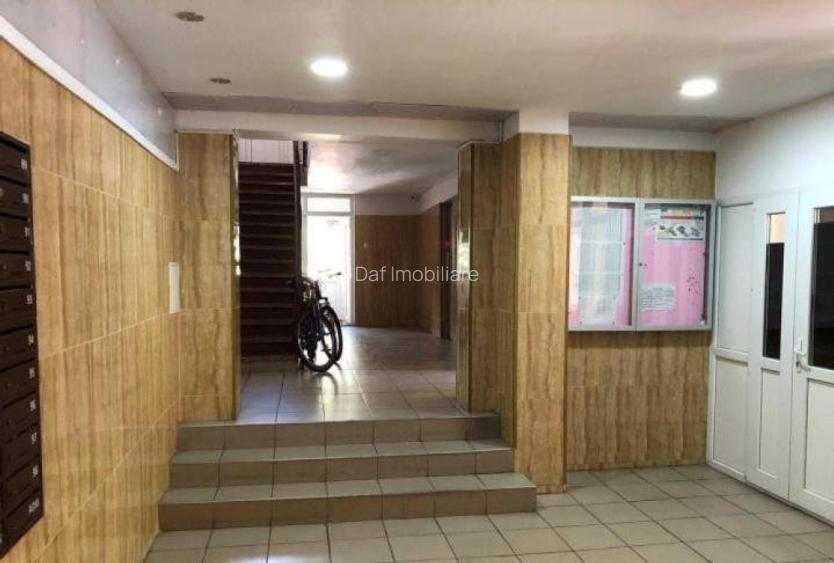 85000 euro - Unirii-Nerva Traian -garsoniera 38mp -bloc 1990 - 8