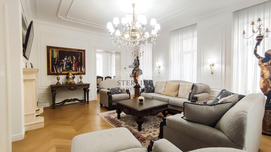 Vila restaurata in cel mai mic detaliu - zona centrala - 12