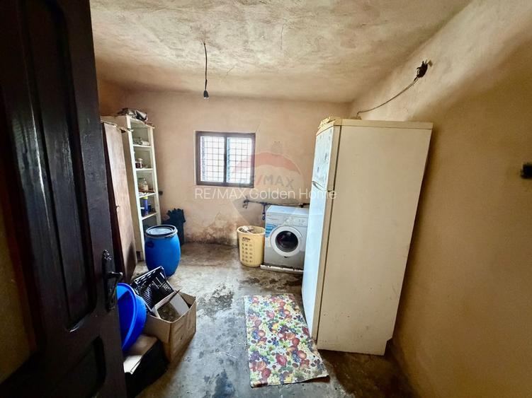 Casă cu 4 camere si teren 7727 mp Blidari - 16