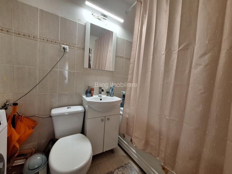 Apartament cu 3 camere, 46 mp, parcare, zona KIK - 8