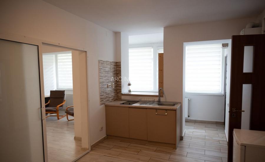 Apartament in casa, pozitionat intr-o zona centrala si linistita  - 4