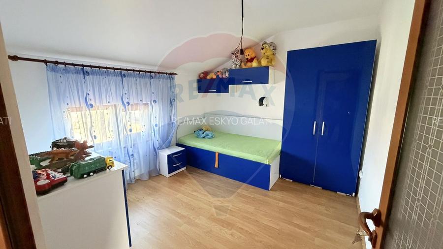 Casă cu 4 camere de vânzare Nămoloasa I Galati - 8