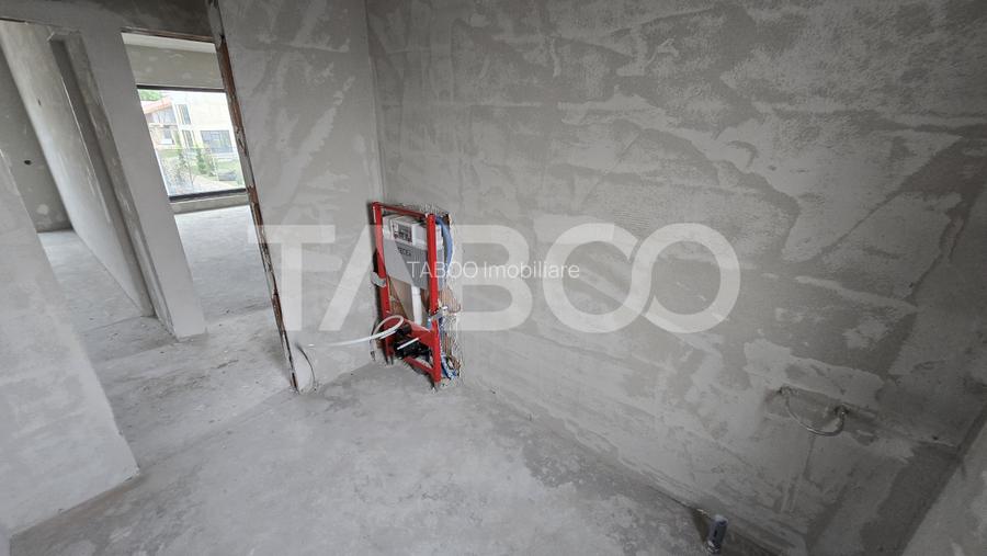 Duplex de vanzare 450mp teren liber 4 camere 2 bai 2 parcari Selimbar - 11