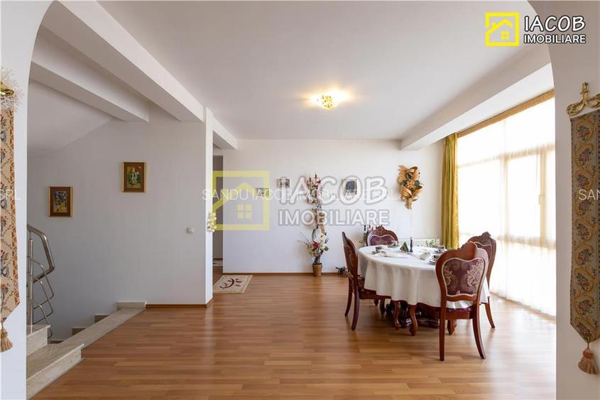 1/2 Duplex  S+D+P+2E, 455 mp in zona centrala a mun. Bacau - 24