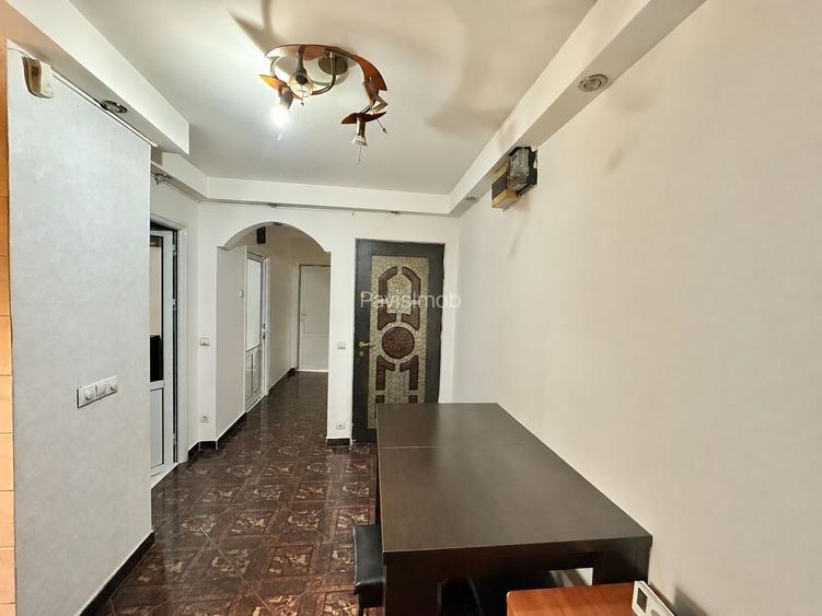 Apartament 3 camere spatios de vanzare în zona - Tractorul - 11