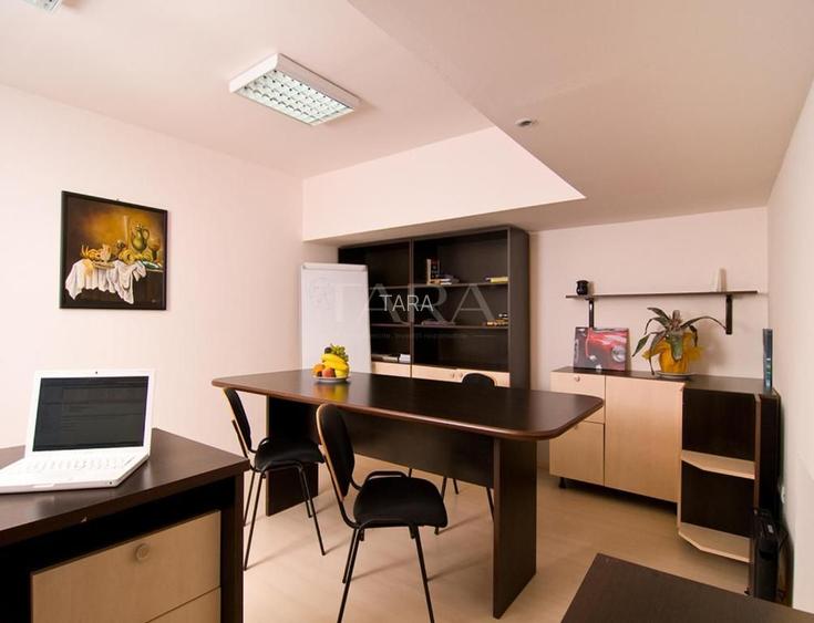 Apartament cu 5 camere de vânzare, zona Ultracentrala - 4