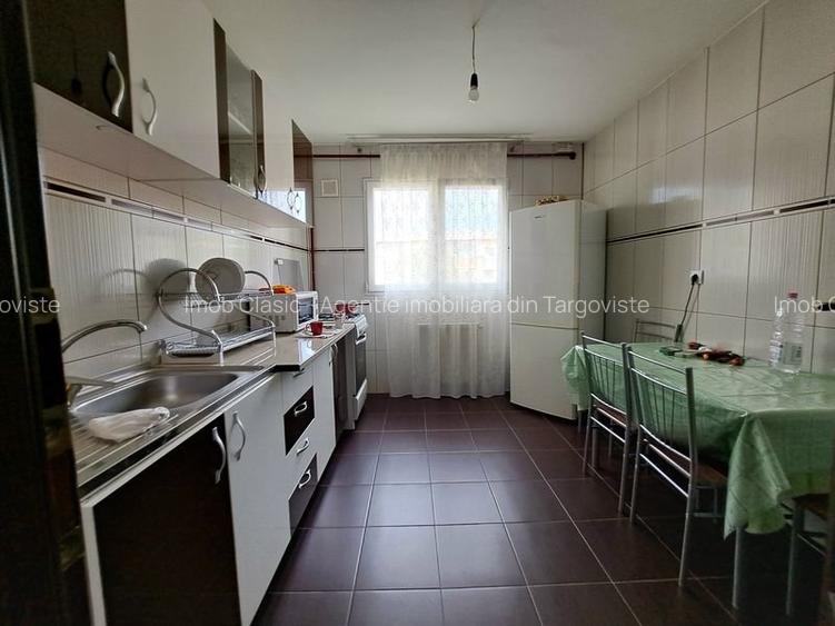 Inchiriere apartament 2 camere, micro 11 Targoviste - 8