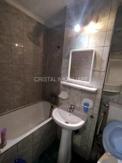 Vanzare garsoniera in Titan, la 5 minute metrou 1 Decembrie 1918 - 8