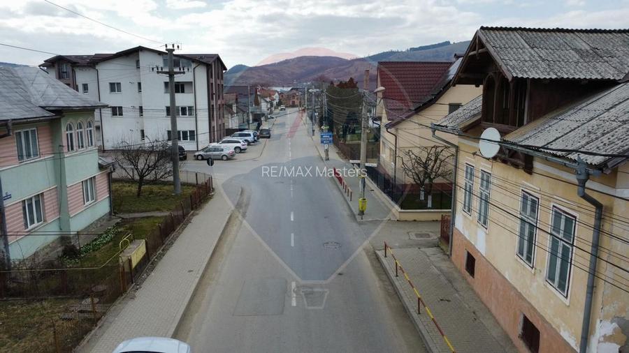 Casă de vânzare în GURA HUMORULUI zona Ariniș 250 mp teren - 12