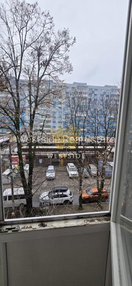 Apartament de inchiriat, cu 4 camere, zona Dacia - 5