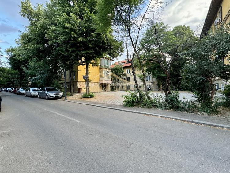 Teren intravilan ***414mp*** // Primaverii - 8