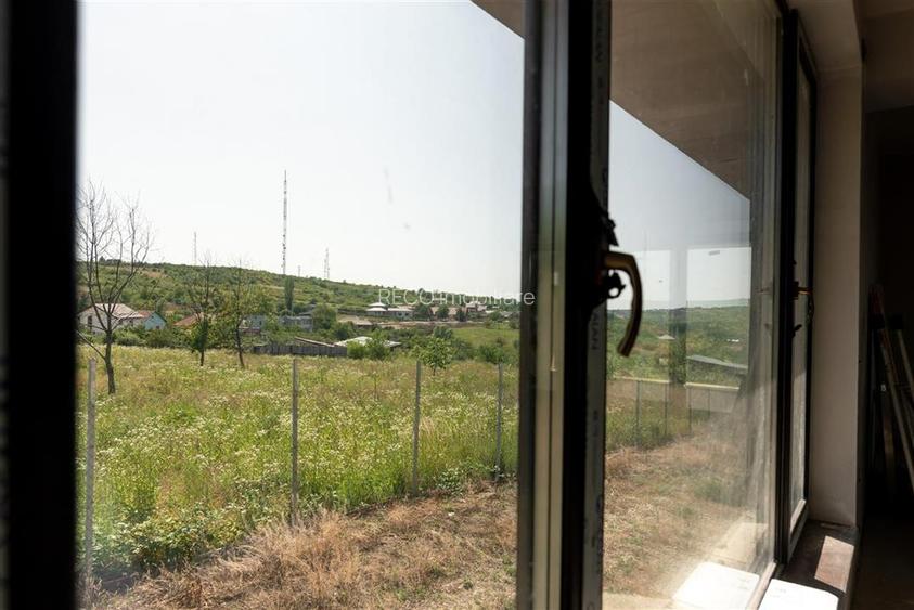 Casa cu living+3 camere cu panorama si teren mare pe Sofiei - 11