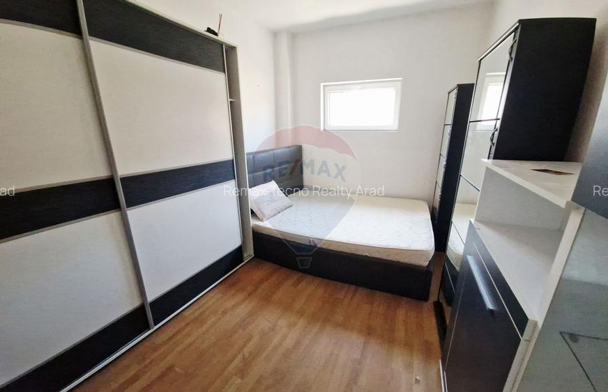 Apartament cu 3 camere, curte și loc de parcare zona Alfa - 6
