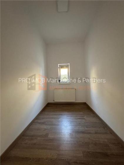 Casa sau Spatiu comercial  in zona magazinelor satesti - 6