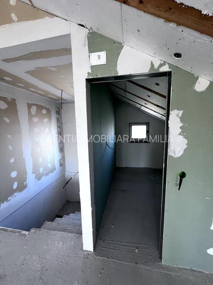 Vanzare casa P+M in Sendreni( in spatele Primariei), pret 99 000 euro - 8