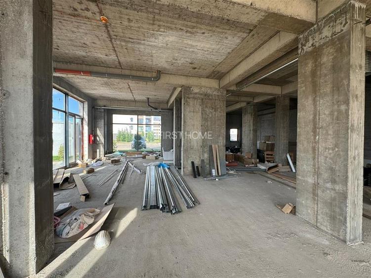 Sp com 195 mp, 7 locuri de parcare, 4 intrari, zona de Nord, bloc nou - 7