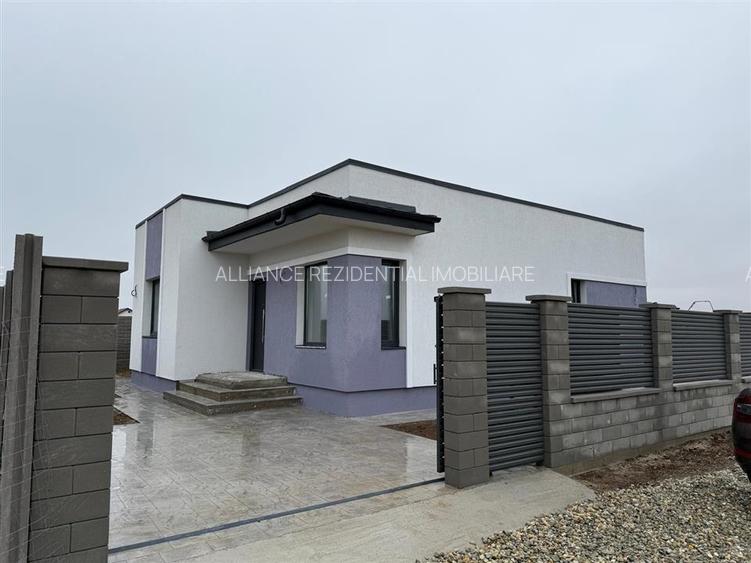 Individuala - 300 mp teren - 4 Camere - 2 Bai - 2