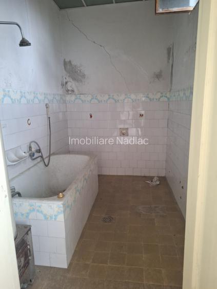 Casa din caramida pentru renovat  3 camere in Nadlac - 18