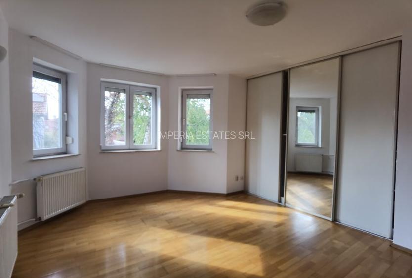 Vila cocheta langa British School, complex privat, gradina de 200 mp - 9