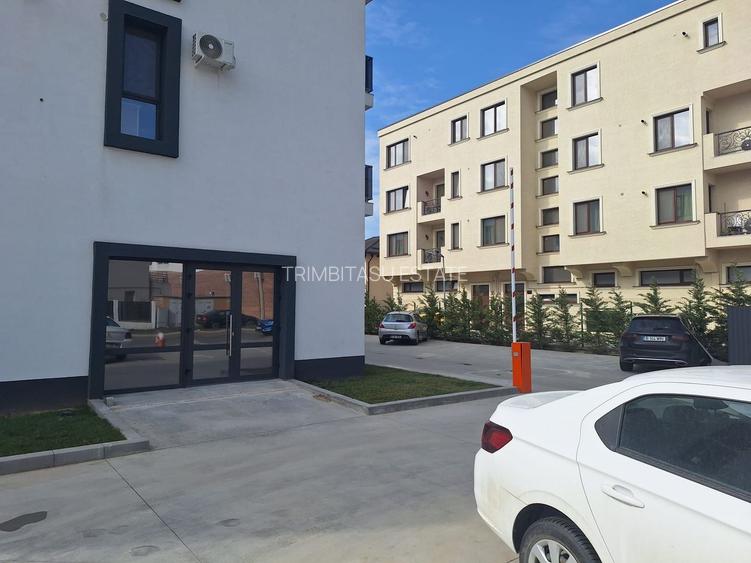 Spatiu Comercial - Bloc Nou - Stradal - 560 mp - 8 parcari - 7