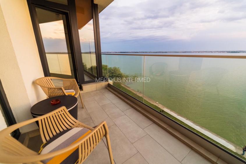 Garsonieră modernă de închiriat – Mamaia, zona Butoaie, vedere frontală la lac - 2