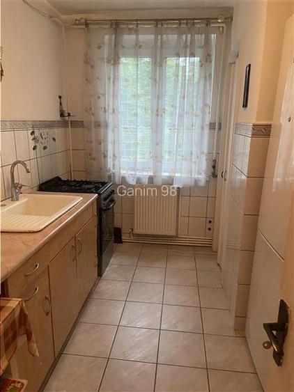 Apartament 2 camere , zona cartier Gara , etaj 1 4 , curat , liber , centrala te - 6