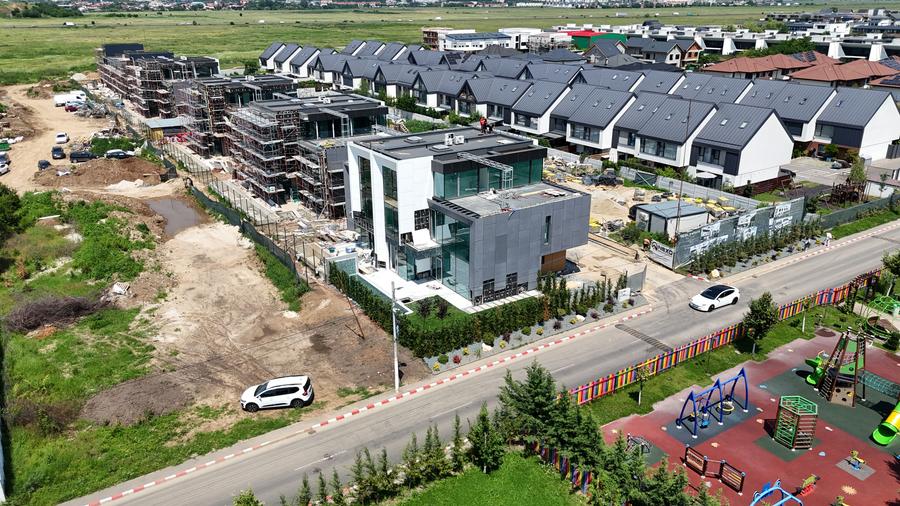 0bca19cb-b588-40a5-86c1-8436b8aad297 - 3