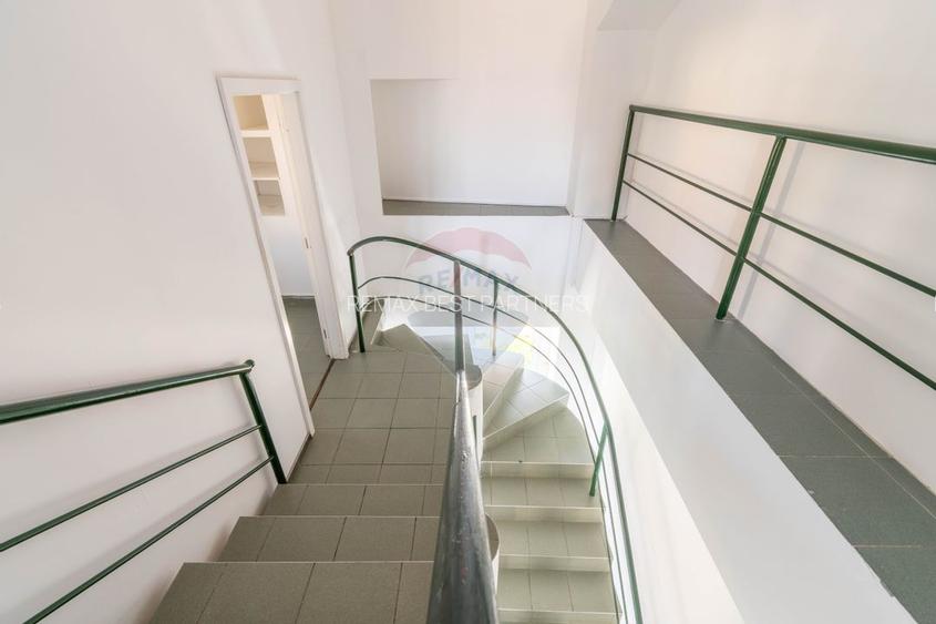 Casa cu 12 camere de inchiriat, Str. Traian - 27