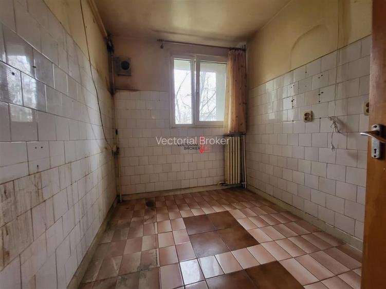 APARTAMENT 4 CAMERE ETAJ 1 FIX LANGA METROU, SCOALA SI PARC - 13