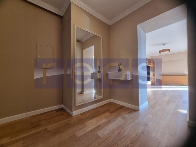 Vanzare penthouse cu view spectaculos in Complex Upground - 42