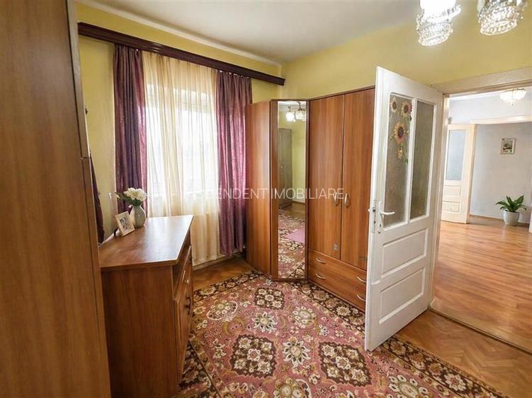 Casa cu spatiu comercial, 1.000mp teren anexe, areal Central, Reghin - 11