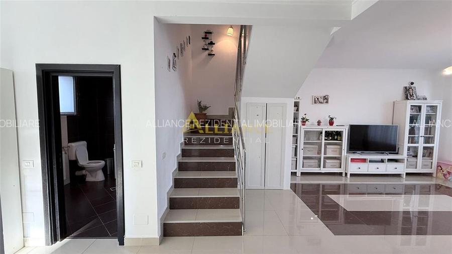 Duplex - 4 camere - 2 bai - 350mp teren - 8