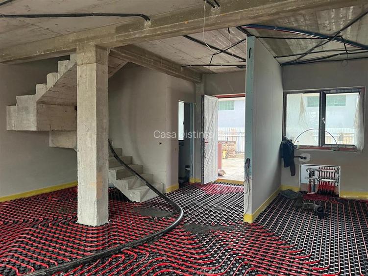 Casa in complex de case insiruite cu 5 camere - 9