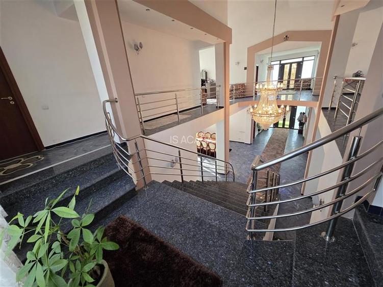 Vila spectaculoasa cu piscina, terasa incalzita si adapost ALA - 14