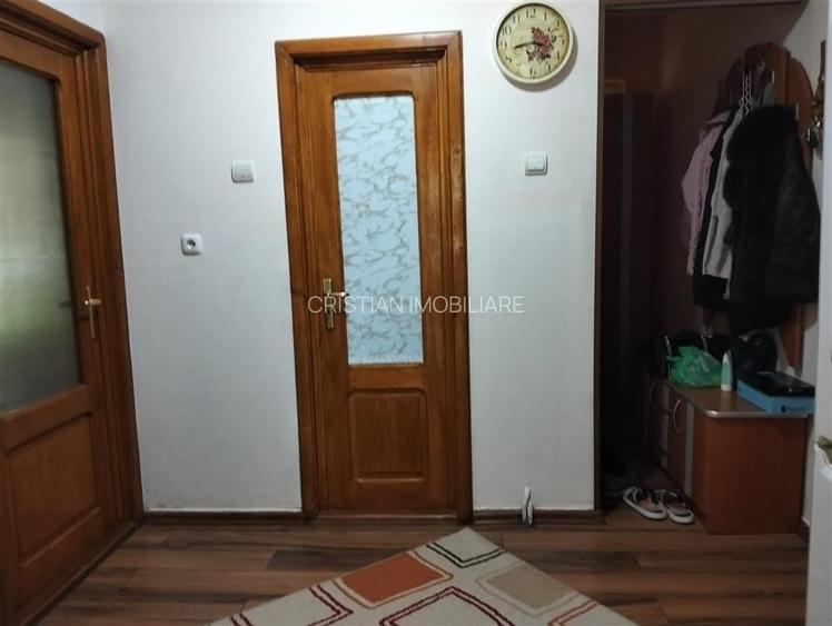 Ap. 2 camere, conf 1 decomandat, Calea Galati, et 1 - 12