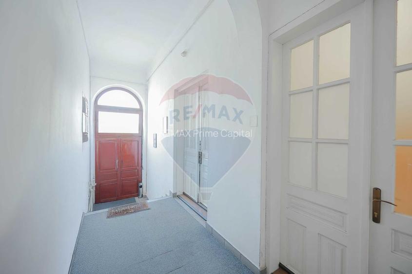 Spațiu Comercial + Birouri de Închiriat – 235 mp – Ultracentral - 14