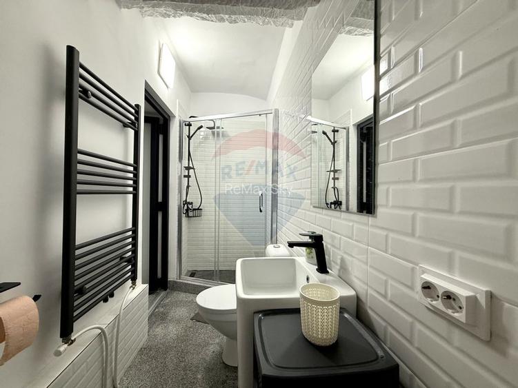 Apartament 2 camere ultracentral, împărțit în 2 unități – parcare - 12