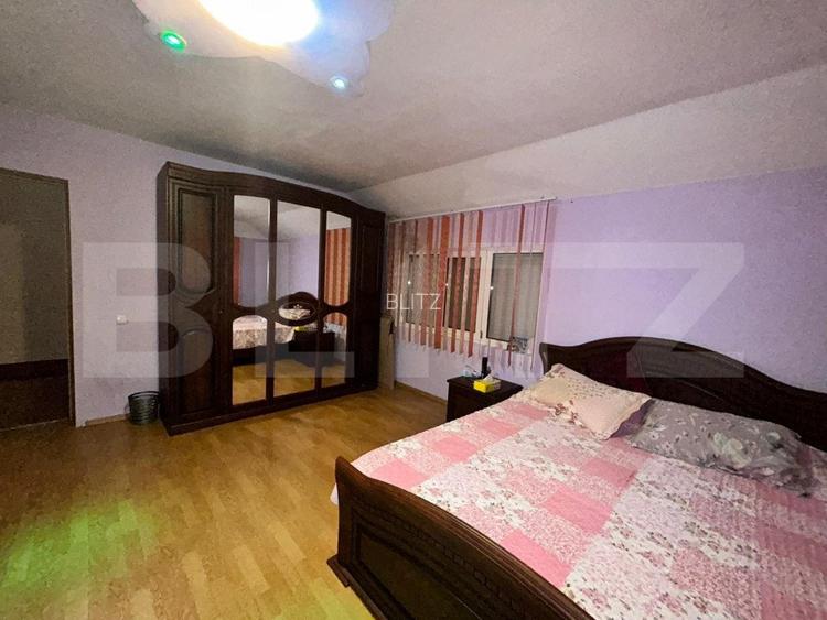 Casa de vanzare  , 258 mp  utili + 418 teren, zona Closca - 11