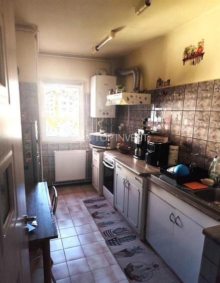 Apartament 3 camere decomandat 2 balcoane zona Calea Poplacii - 11