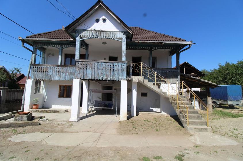 Casă cu teren 2122 m²,  utilități gaze+apă, Godinești - 2