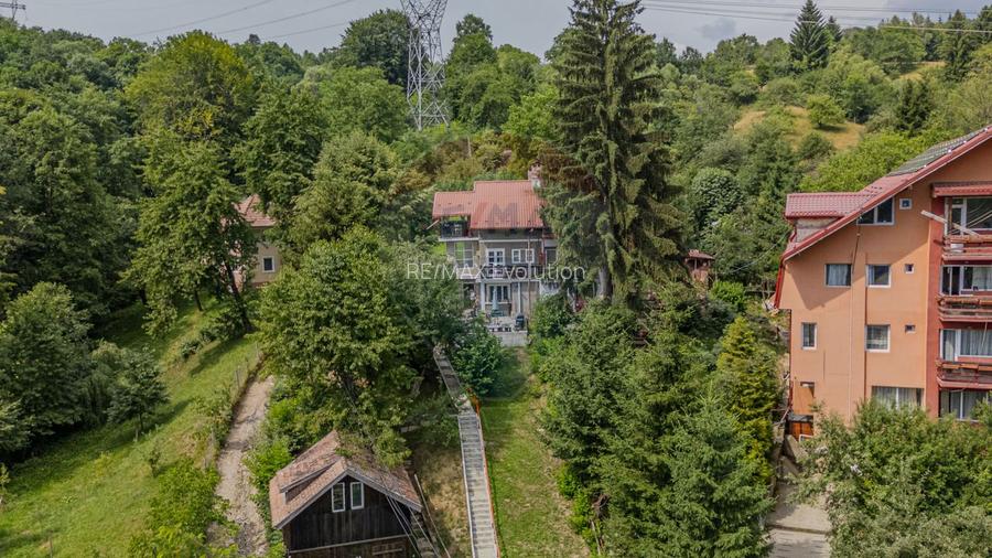 Vilă turistică de vânzare la 5 minute de CASTELUL BRAN | COMISION 0% - 12