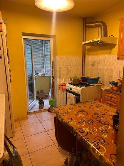 MIRCEA CEL BATRAN - ETAJ 1 - DECOMANDAT - 3 CAMERE - 8