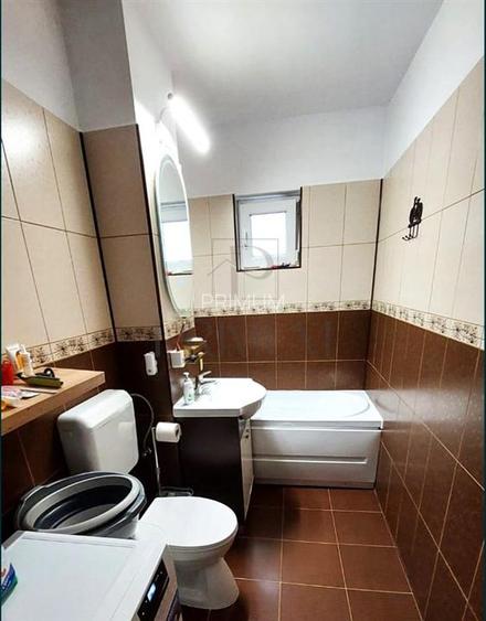 LUGOJULUI - ETAJ 3 - BLOC IZOLAT - 3 cam - 2 bai - debara - centrala proprie - c - 8