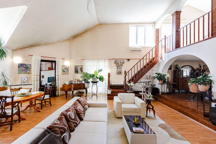 Proprietate cu potențial – casă spațioasă + teren generos - Comision 0% - 4