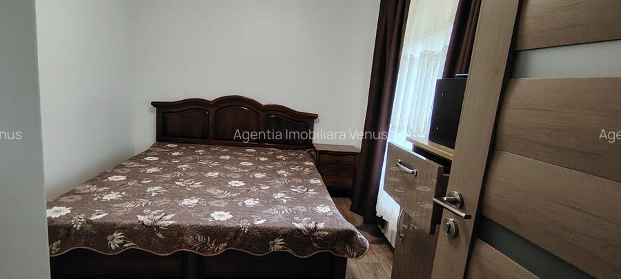 Casa cu etaj zona Liceului Pedagogic - 14