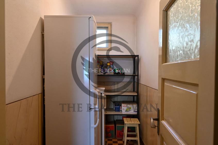 Casa cu 6 camere de vanzare | Zona Ultracentrala, Baicoi | Comision 0% - 12