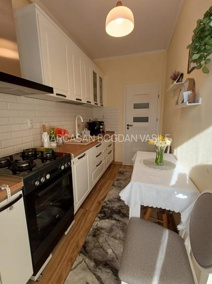Persoană fizică vând: Apartament 38 mp + Balcon 7,43 mp + Parcare Subterană  - 8