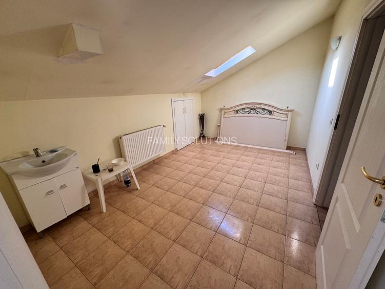 Casa deosebita sector 4 P+1+M. 6 cam.Util 418mp. Teren 1638m - 36