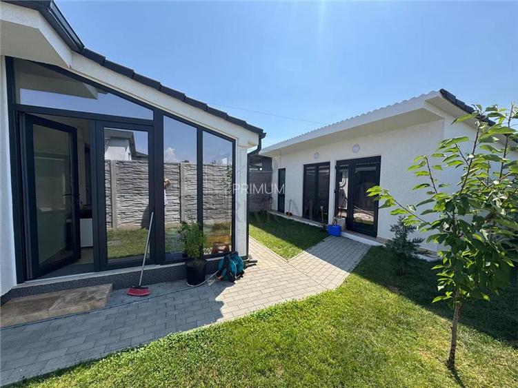 Duplex mobilat - totul nou - gata de mutat- anexa - zona foarte buna - 3